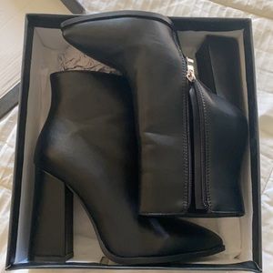 Barely use PLT ankle boots size 6 wide /6.5